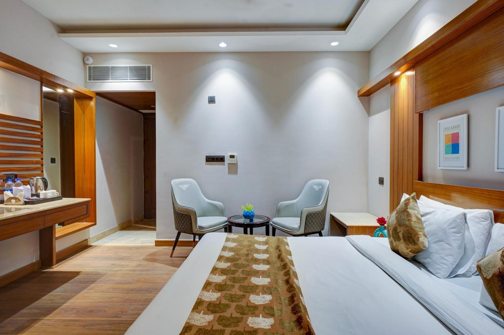 Hotel The Pearl - Newly Renovated In 2024 Nuova Delhi Esterno foto