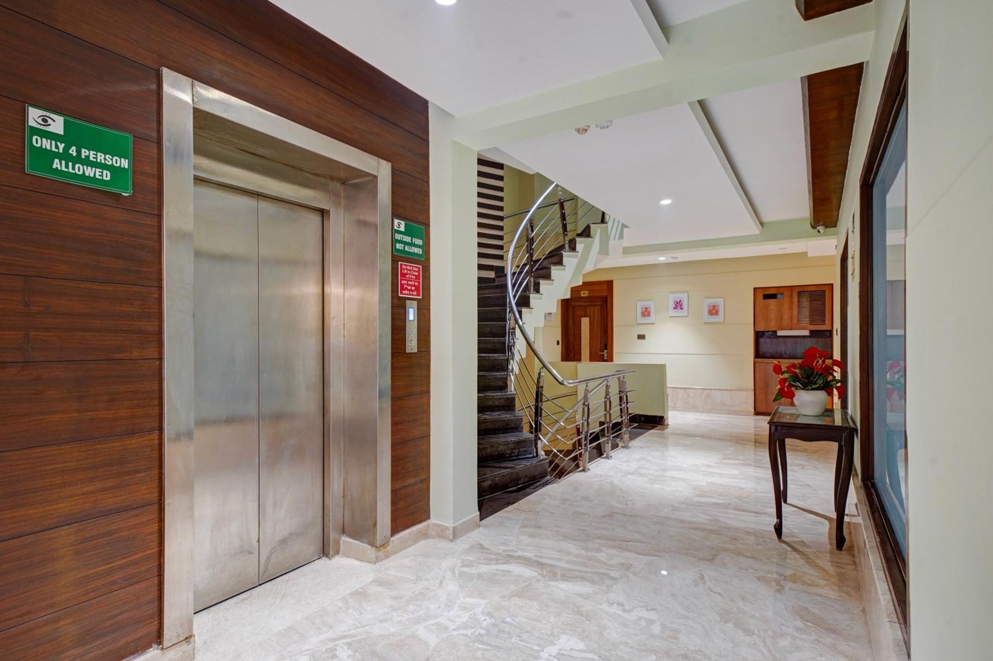 Hotel The Pearl - Newly Renovated In 2024 Nuova Delhi Esterno foto