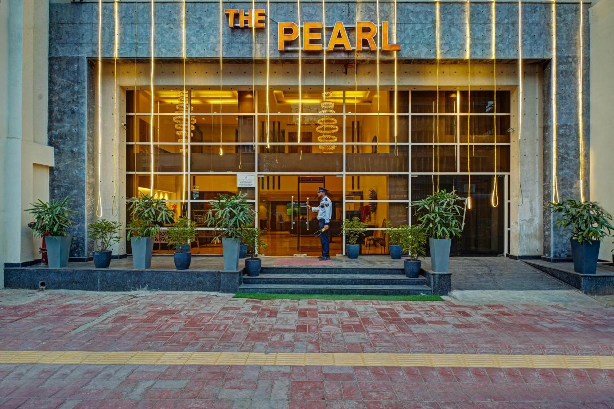 Hotel The Pearl - Newly Renovated In 2024 Nuova Delhi Esterno foto